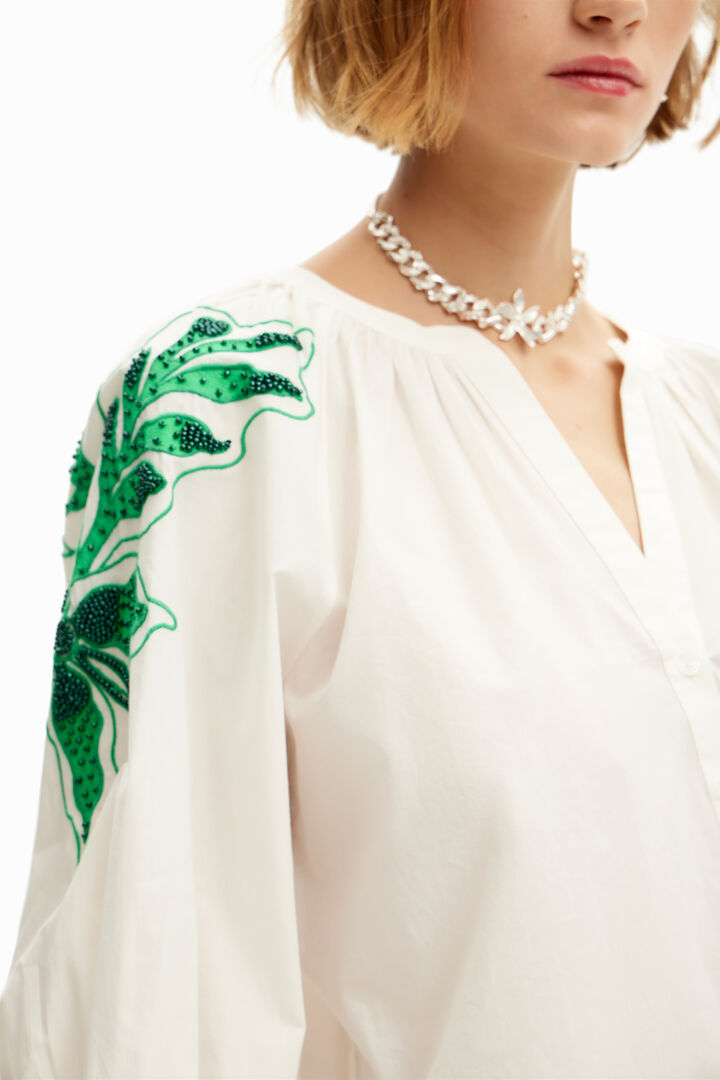 V-neck embroidered blouse | Desigual