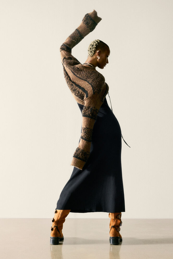 VESTIDO DE MALHA DE MANGA LONGA