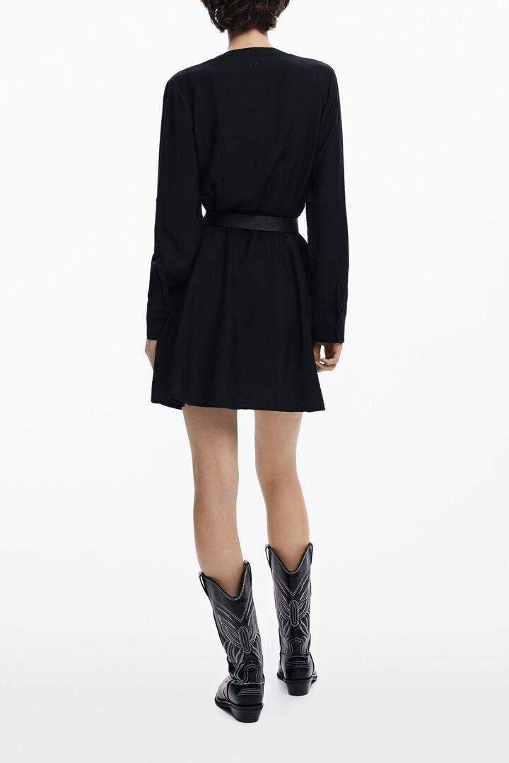 Shirt dress with belt