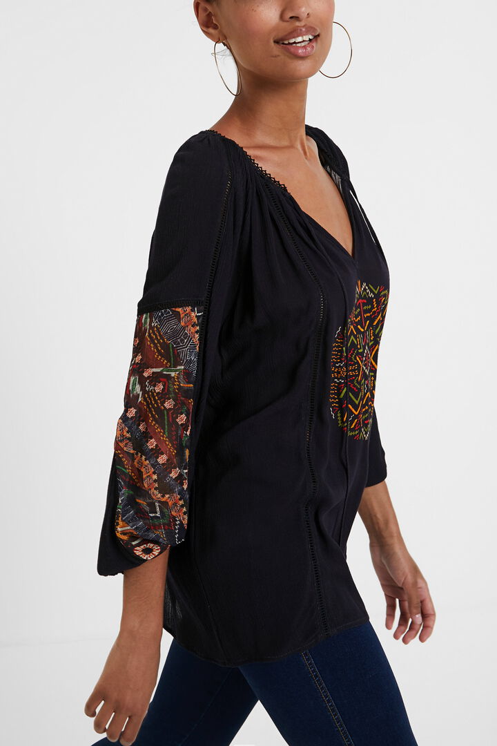Etnická halenka s nabíranými rukávy | Desigual