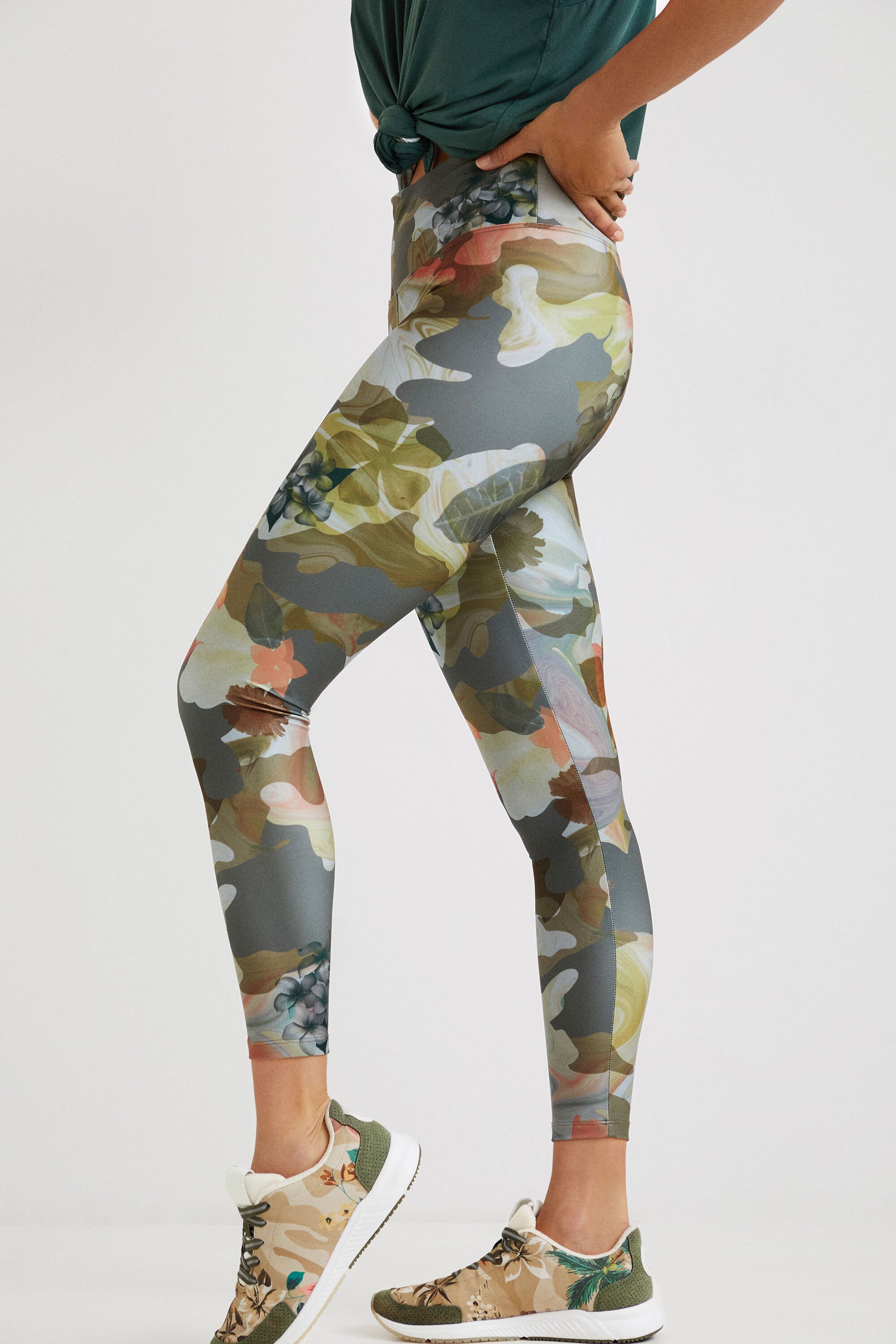 camouflage print leggings