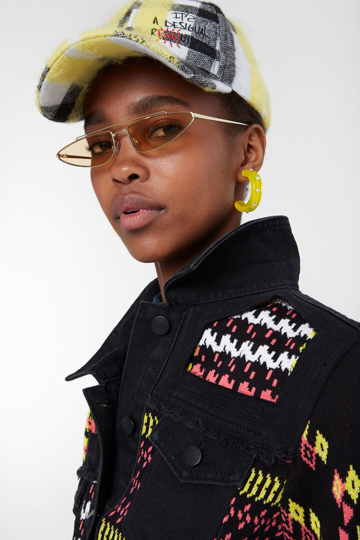 Tartan cap embroideries | Desigual