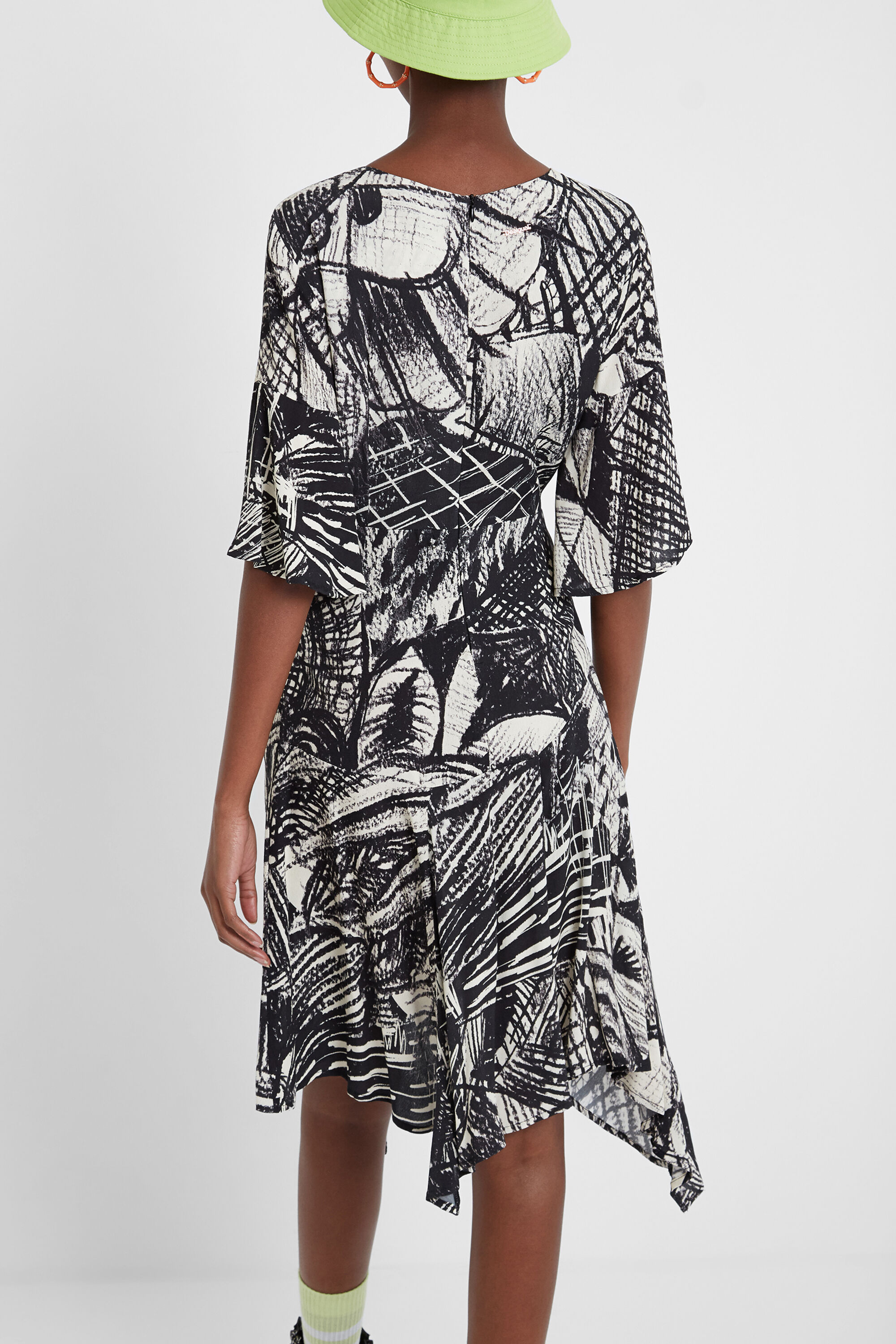 Vestido arty Black & White | minimal | Black, Vestidos Desigual Vestido arty Black & White WHITE 46 GLAMI.es