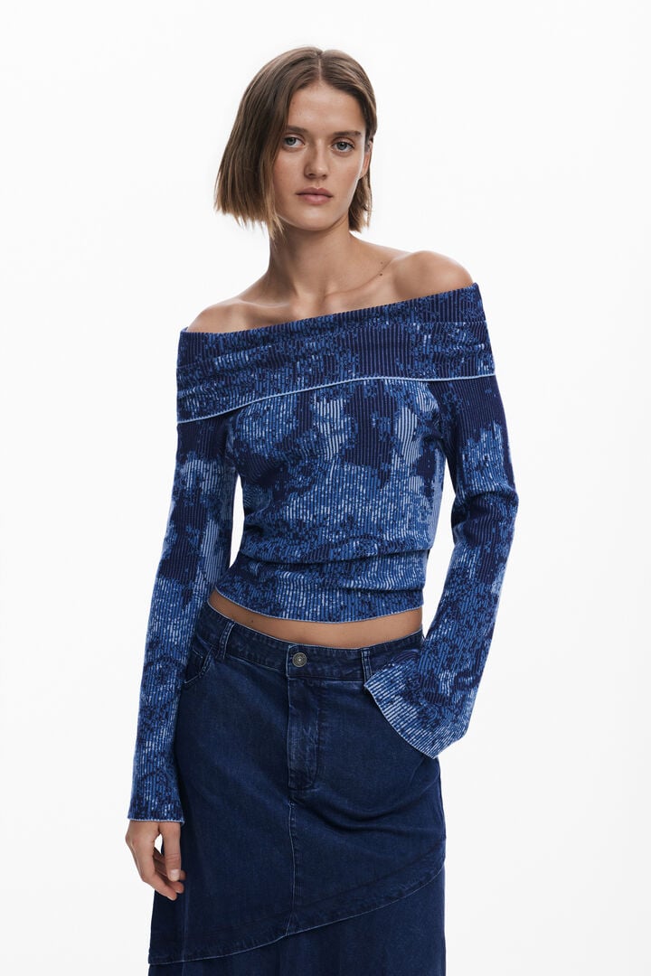 Svetr s lodičkovým výstřihem