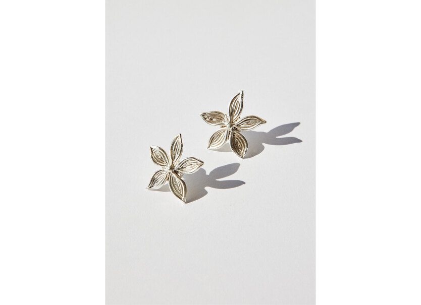 Zalio silver-plated flower earrings