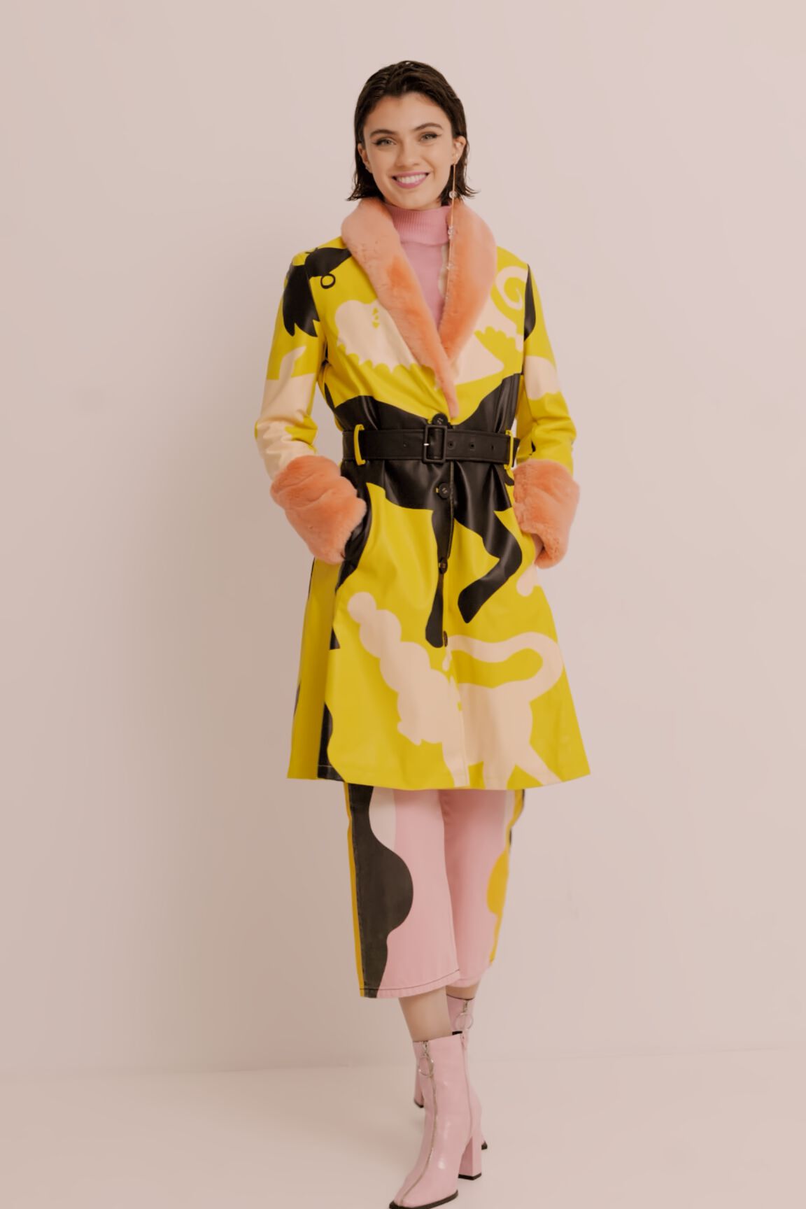 Abrigo amarillo desigual best sale