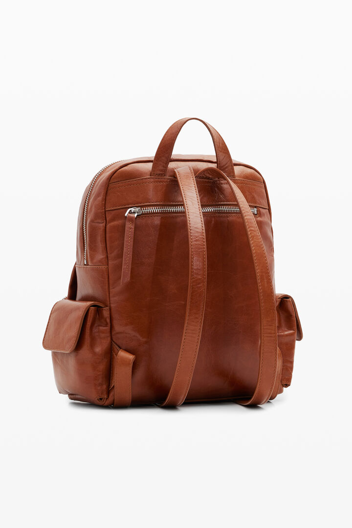 Multi-pocket leather backpack | Desigual