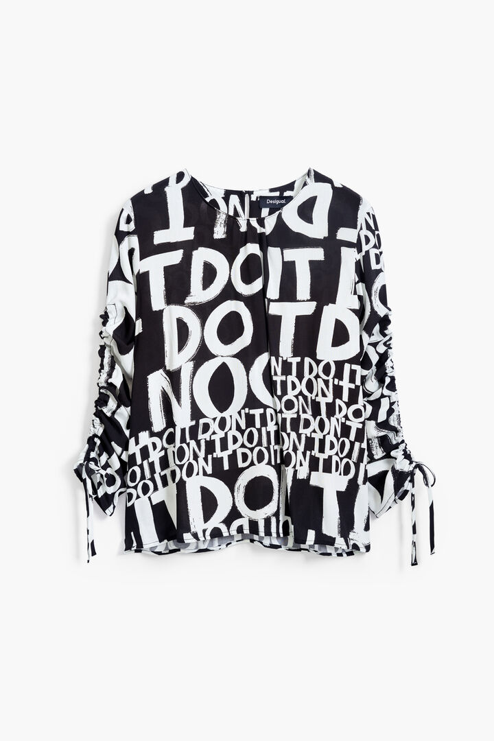 Letter blouse with bows