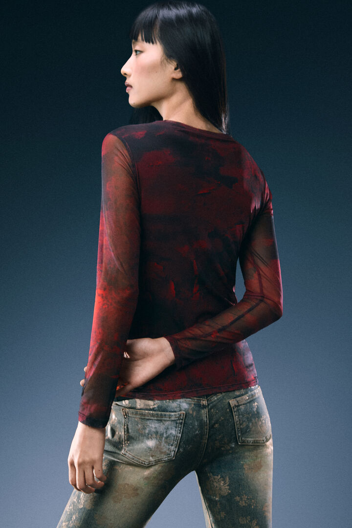 ti&scaron;těn&eacute; tričko s dlouh&yacute;m ruk&aacute;vem