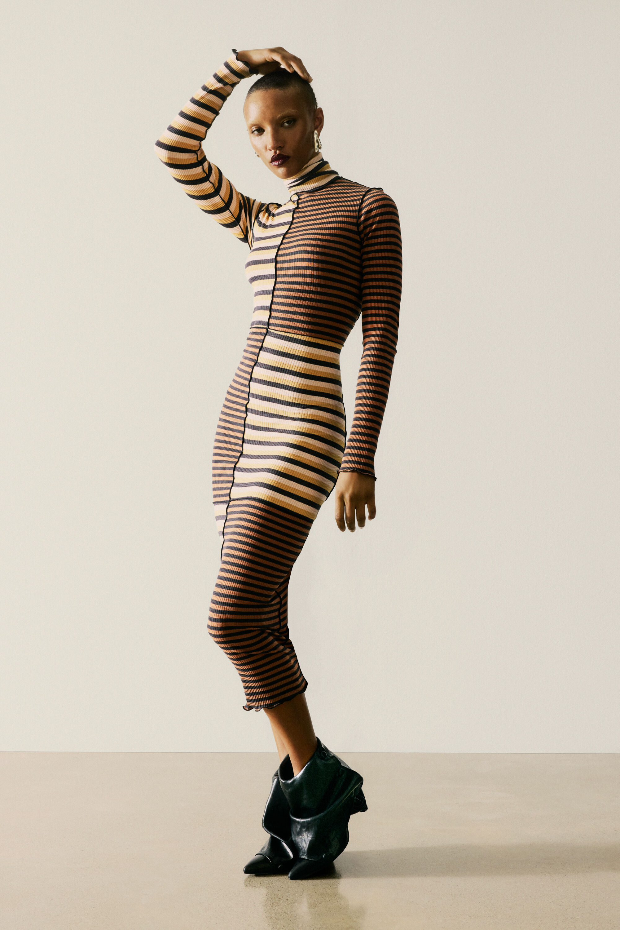 Gebreide jurk met hoge hals