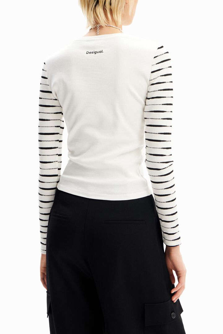 Camiseta patch flores | Desigual