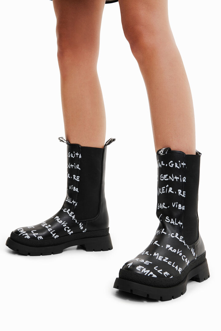 High Chelsea boots with messages | Desigual