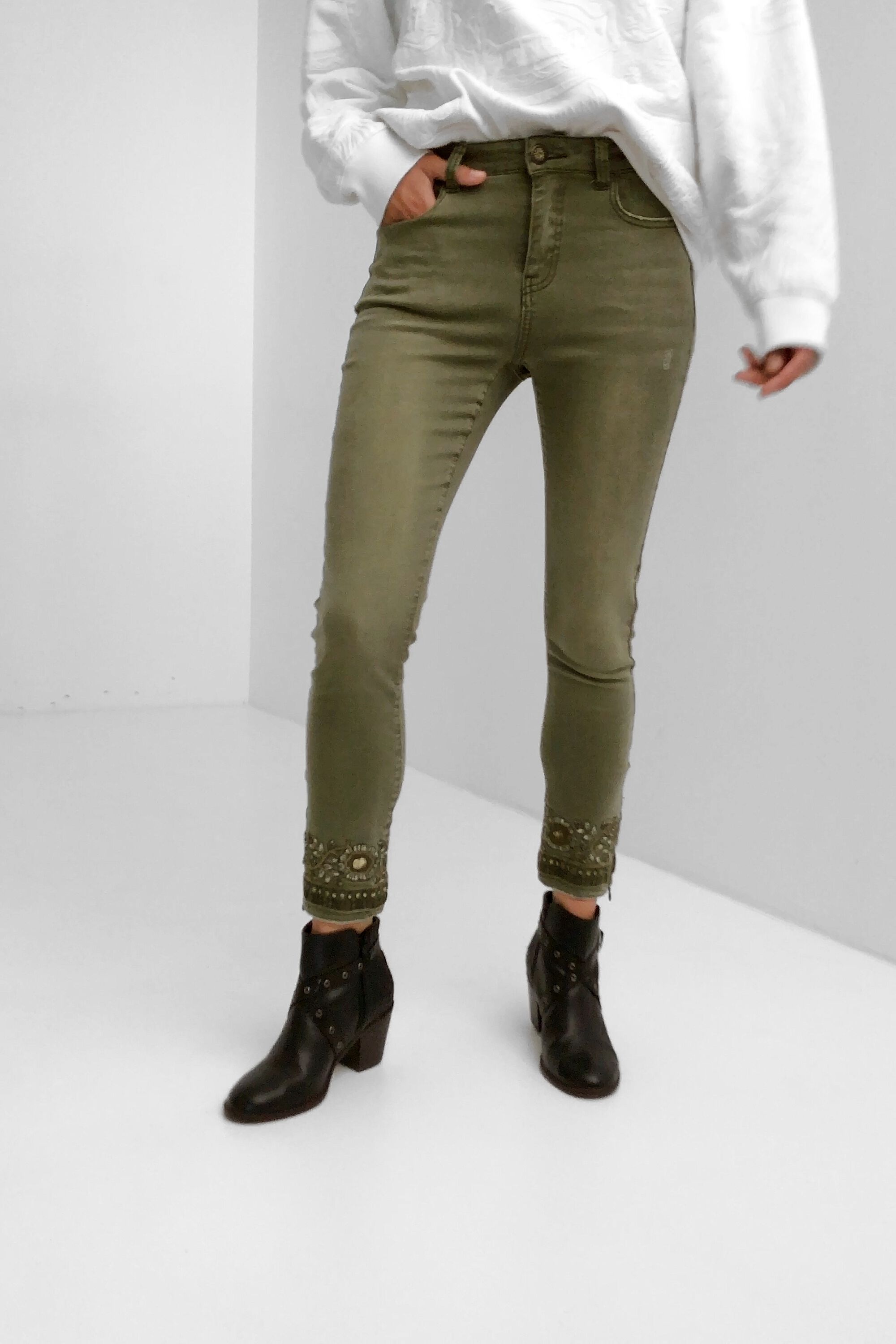 Pantalon vaquero hotsell desigual
