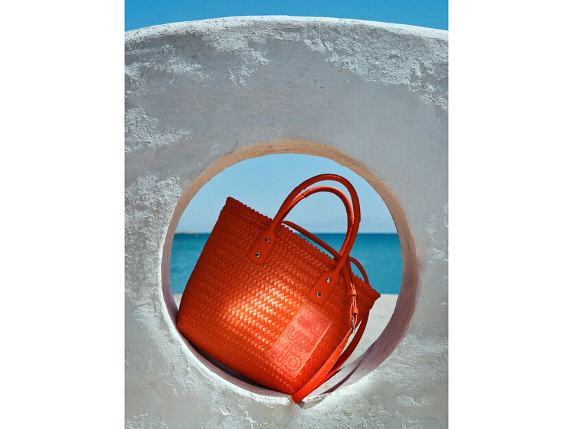 Midsize woven tote bag