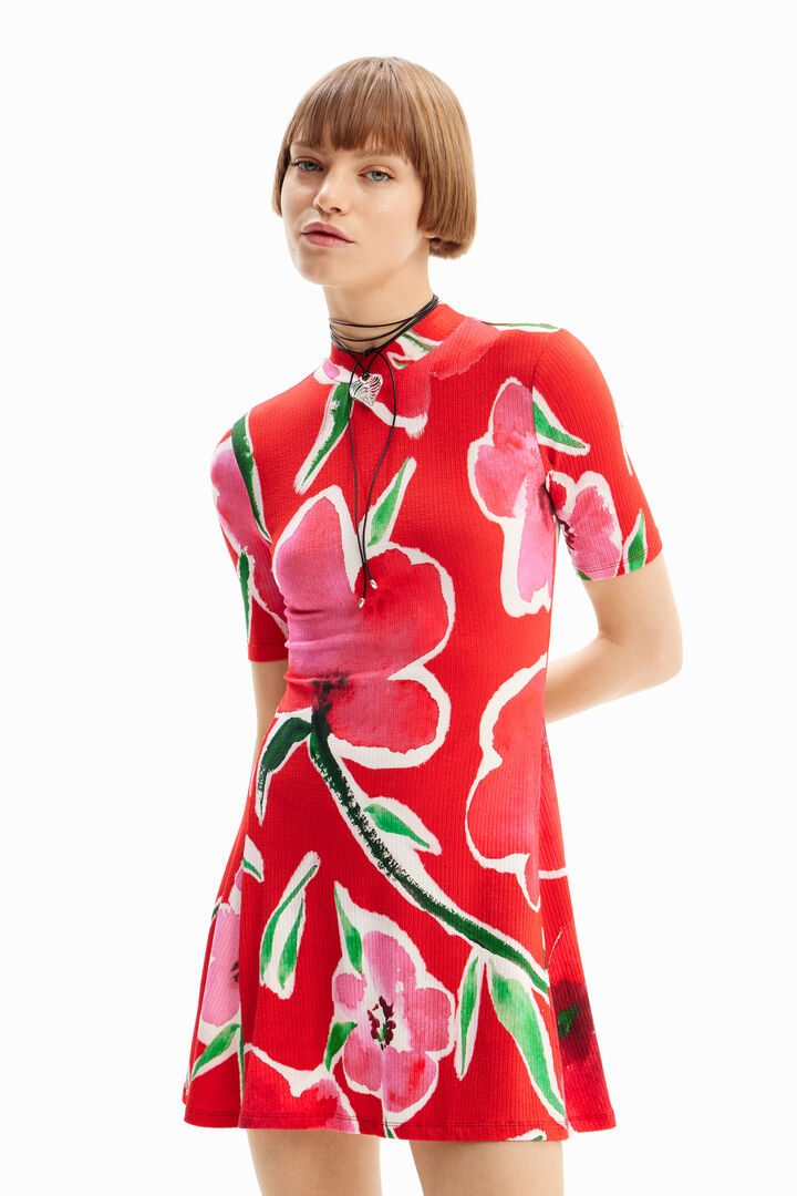 Kratka obleka z rožastim vzorcem