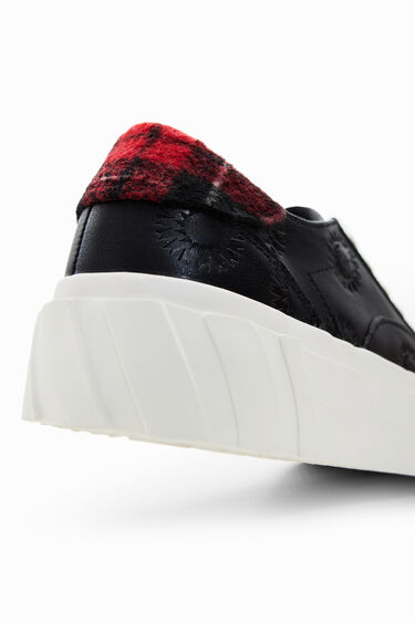 Sneakers met plateauzool en ruitjes | Desigual