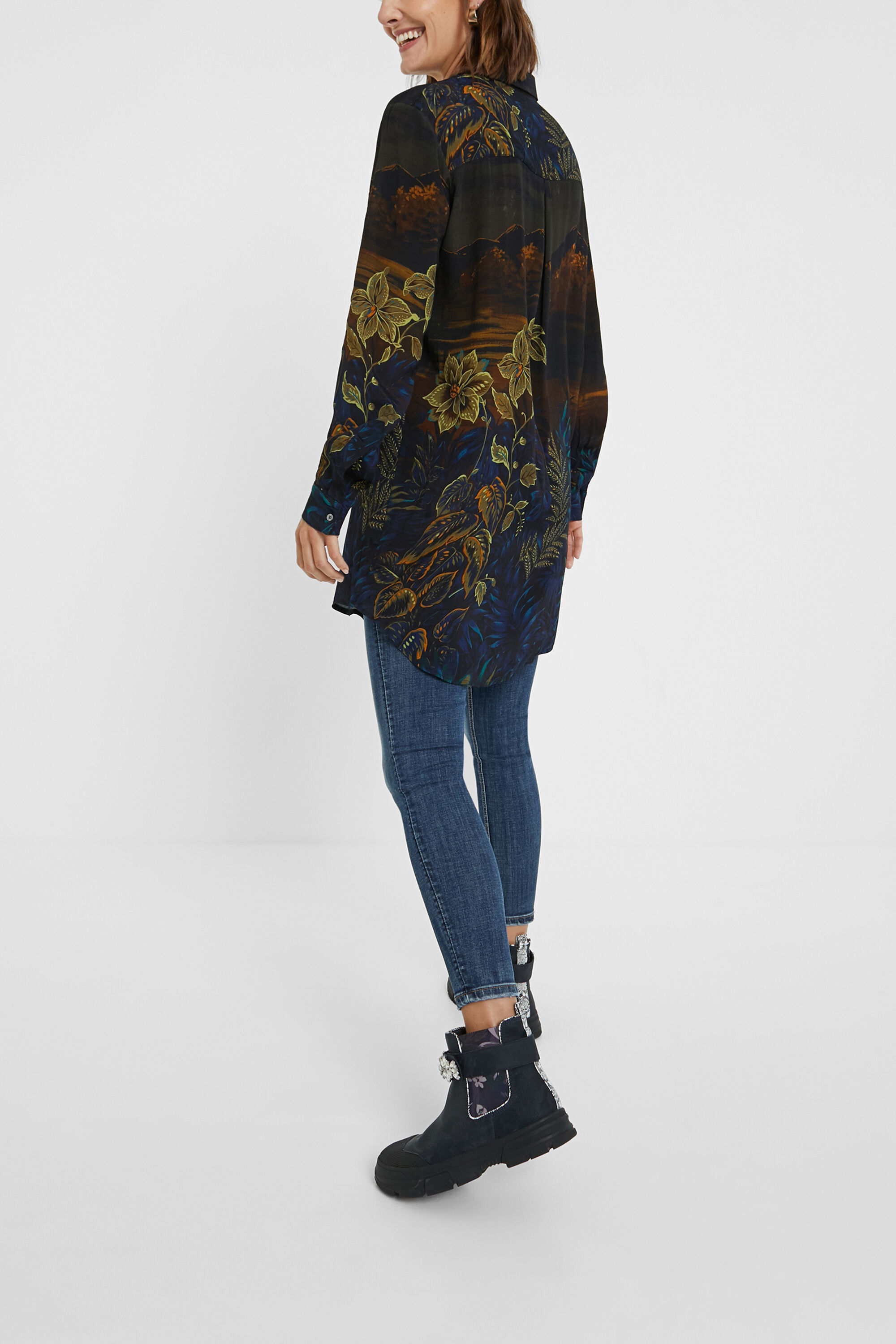 Long Hawaiian shirt
