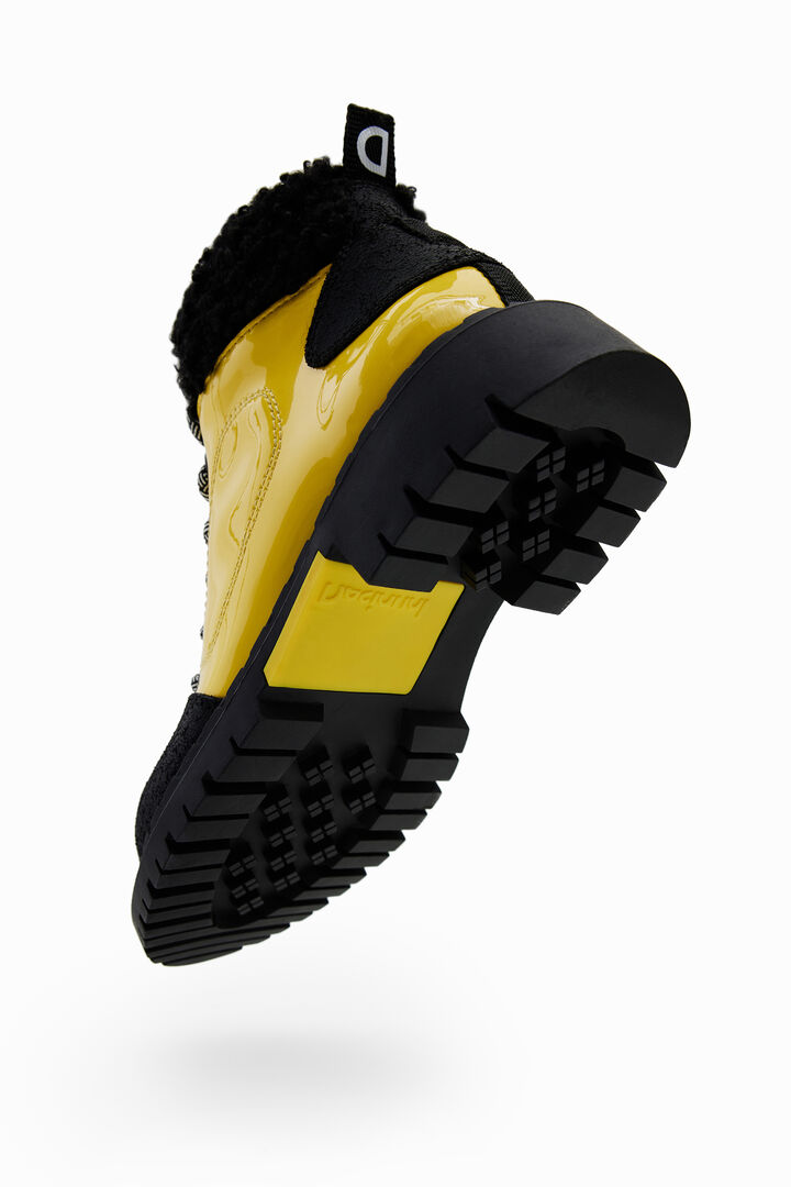 Bota trekking cordones | Desigual
