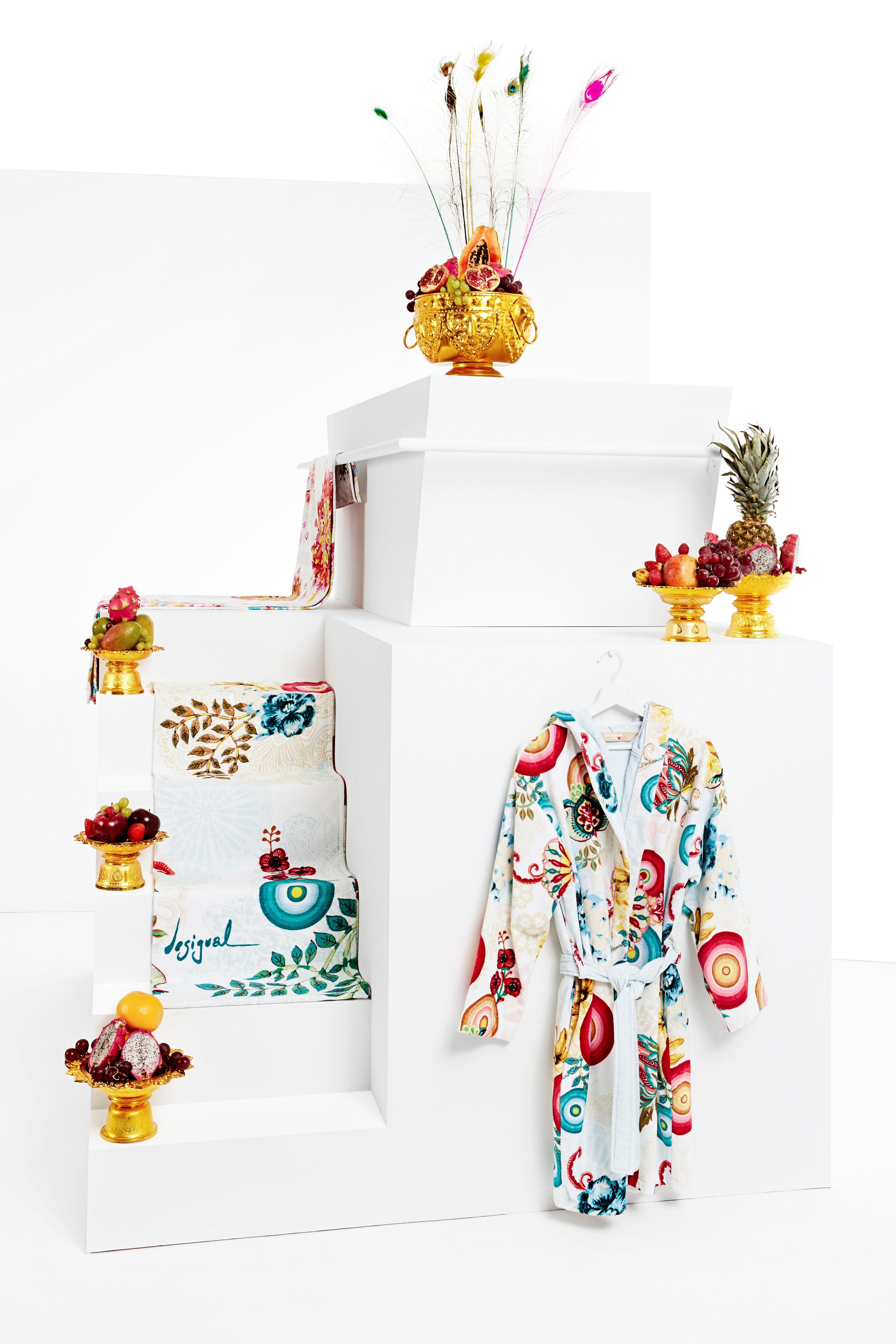 Soft towels in various sizes Essential Desigual
