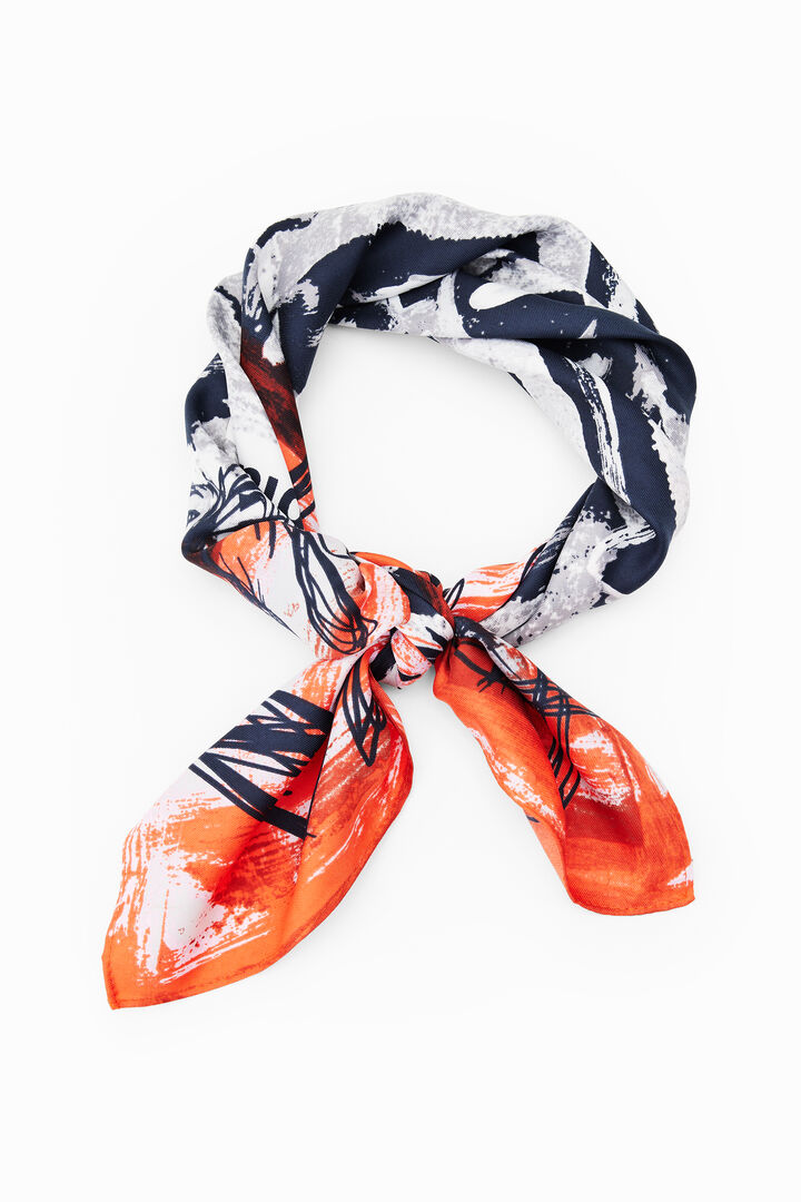 Square foulard with urban lettering | Desigual