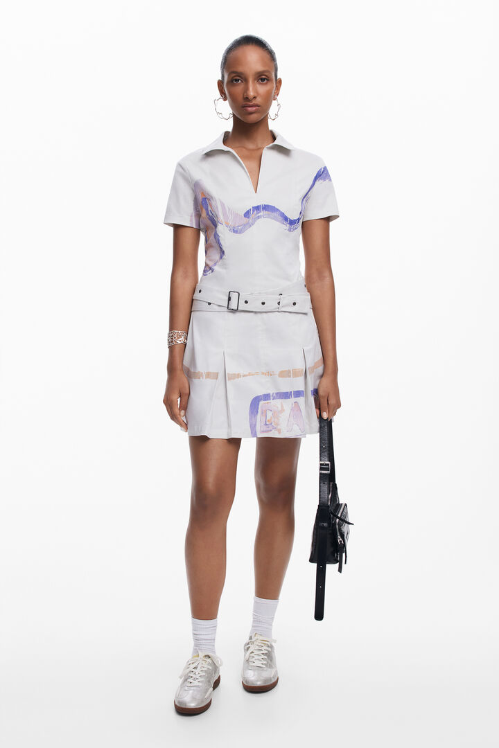 Short dress with belt