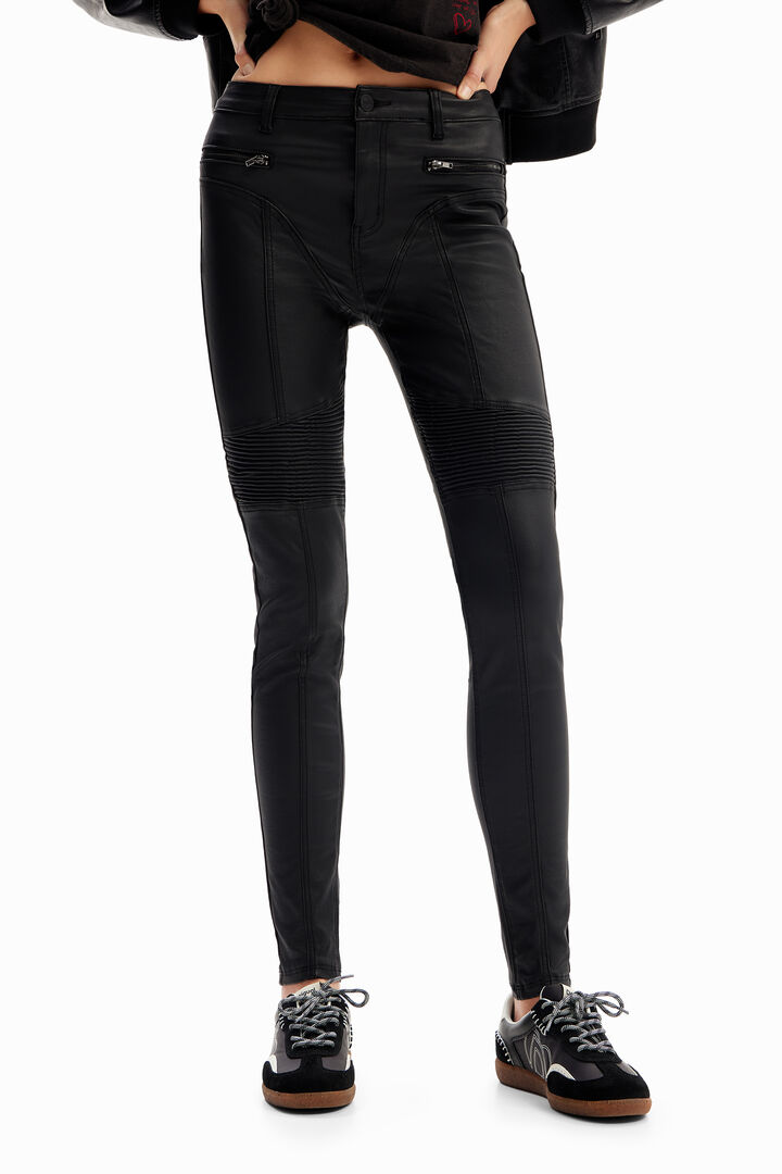 Pantalón Slim efecto piel | Desigual