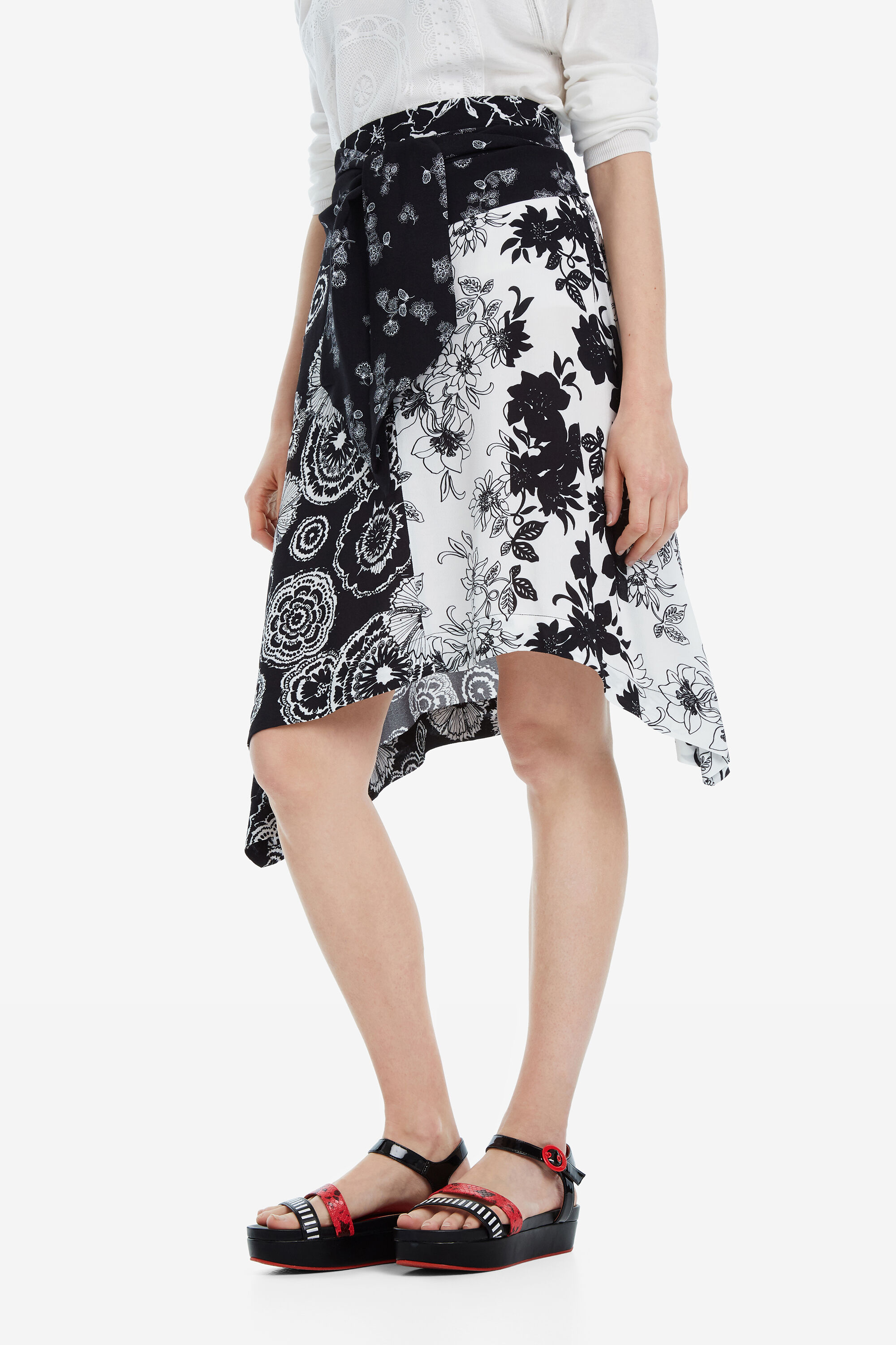 Desigual Gebloemde Rok Met Strik Paola Black 46 desigual kopen in de aanbieding