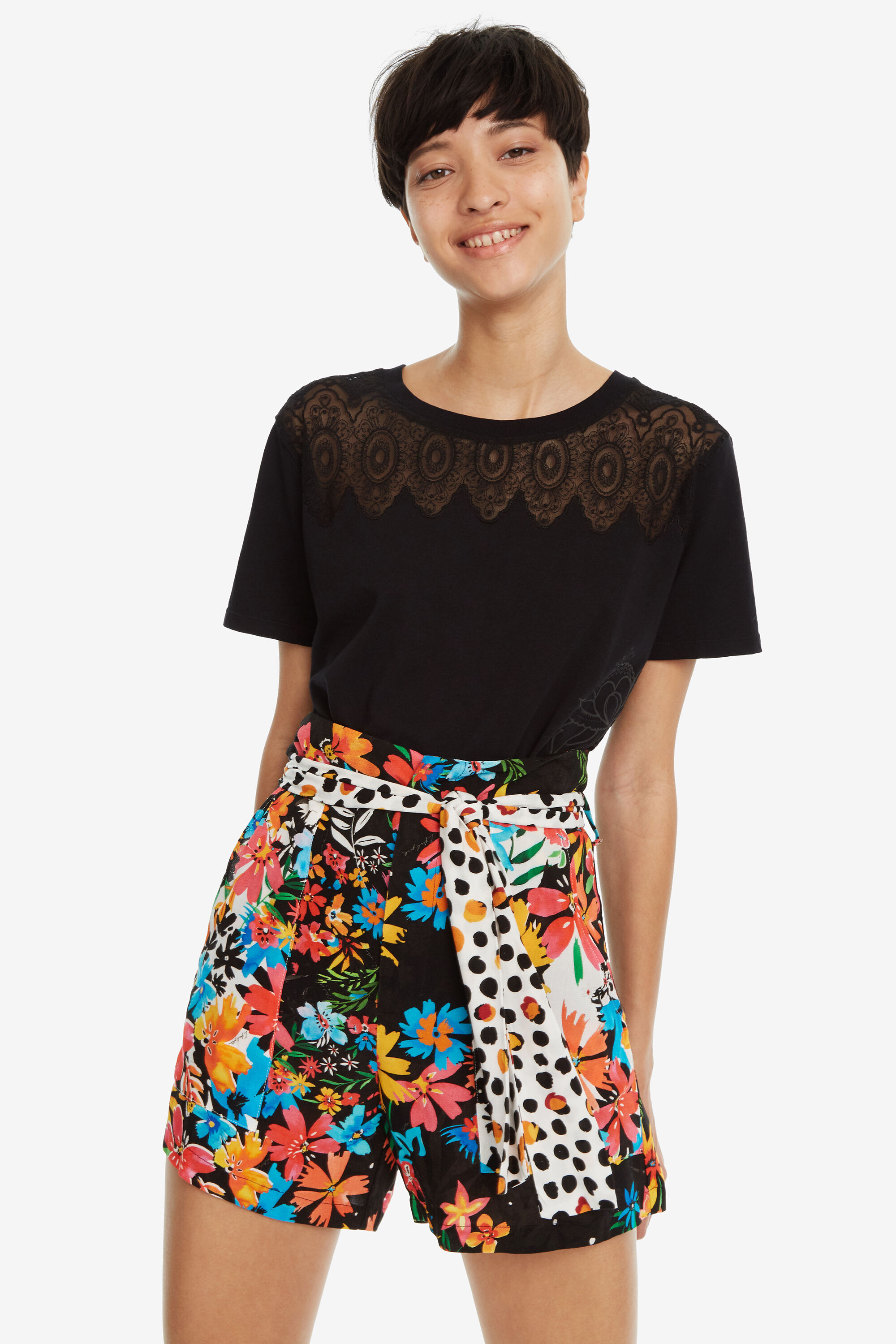 Desigual Gebloemde Korte Broek London Black 42 desigual kopen in de aanbieding